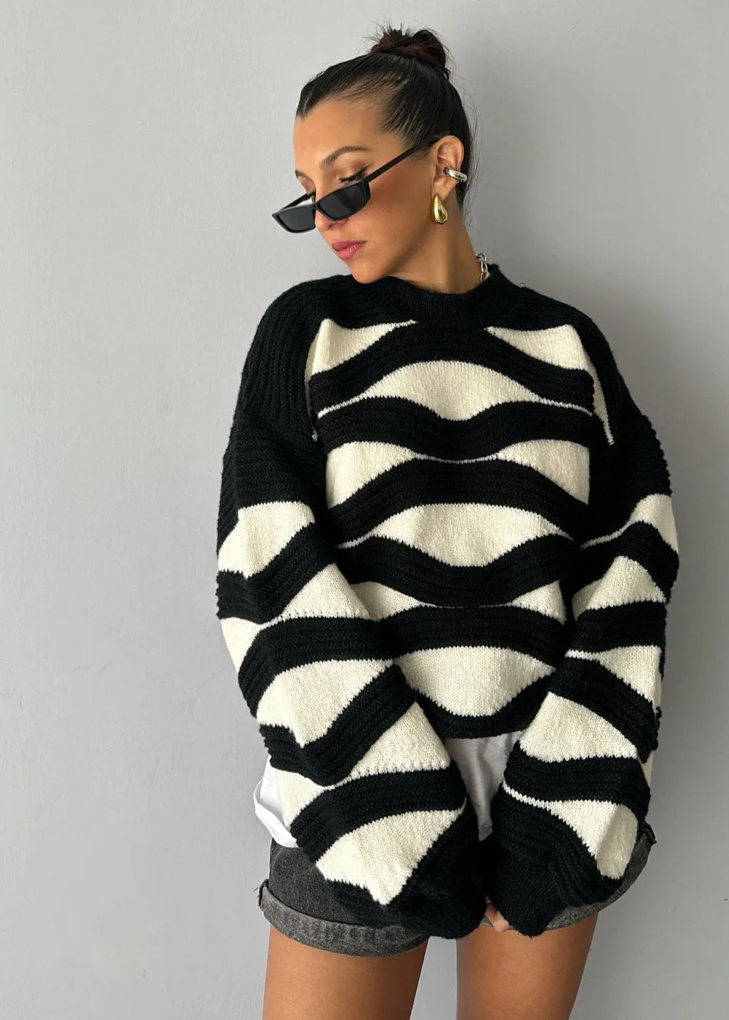 Abstract Wave Knit Sweater - Monochrome Style