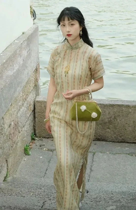 Cai Cao 采草 Gathering Herbs 1930s Double Layered Ramie Plant Short Sleeve Qipao