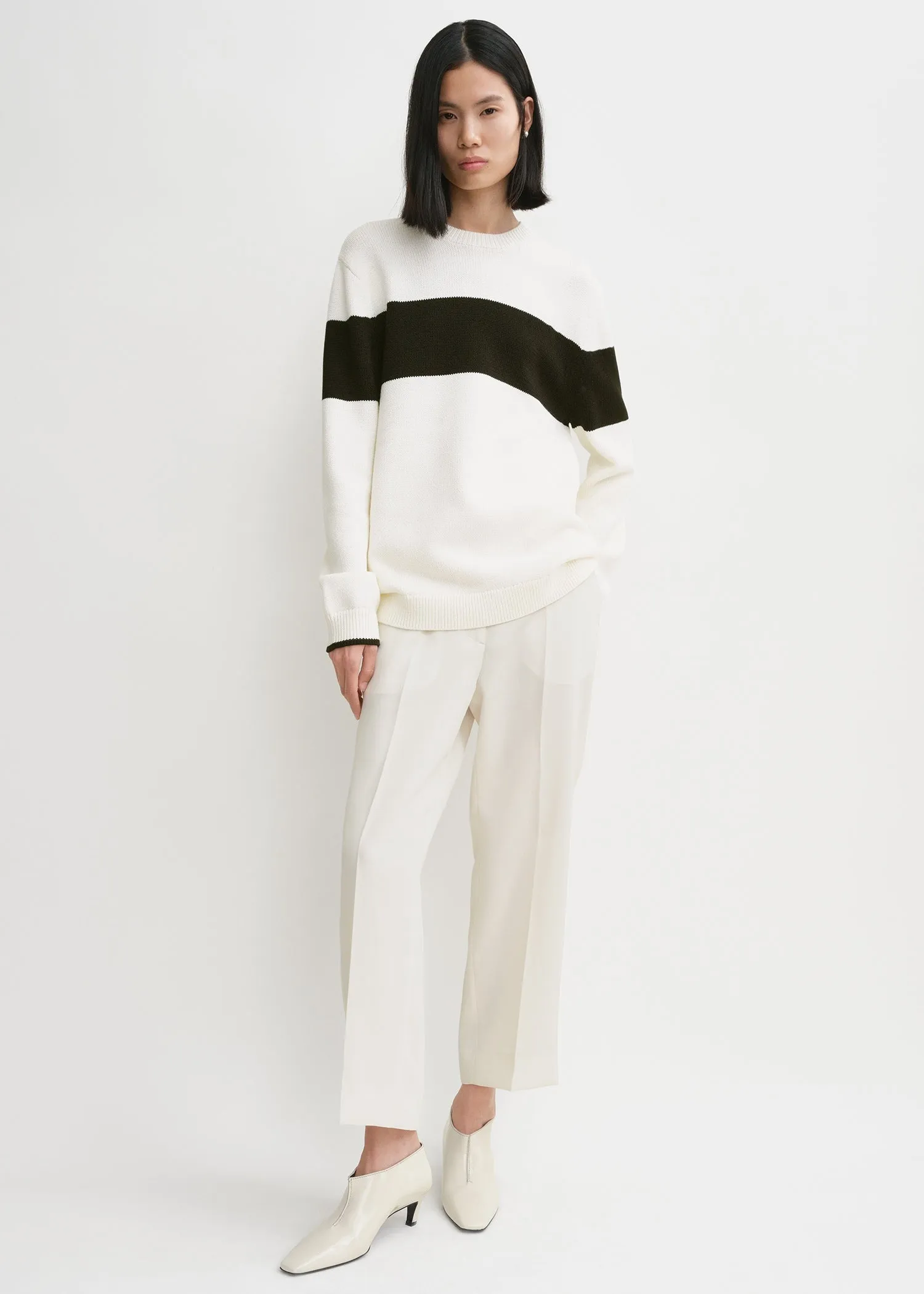 Contrast-stripe knit white/black