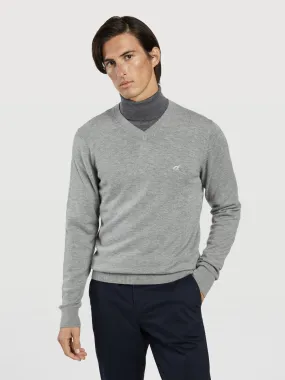 Machine washable v-neck sweater