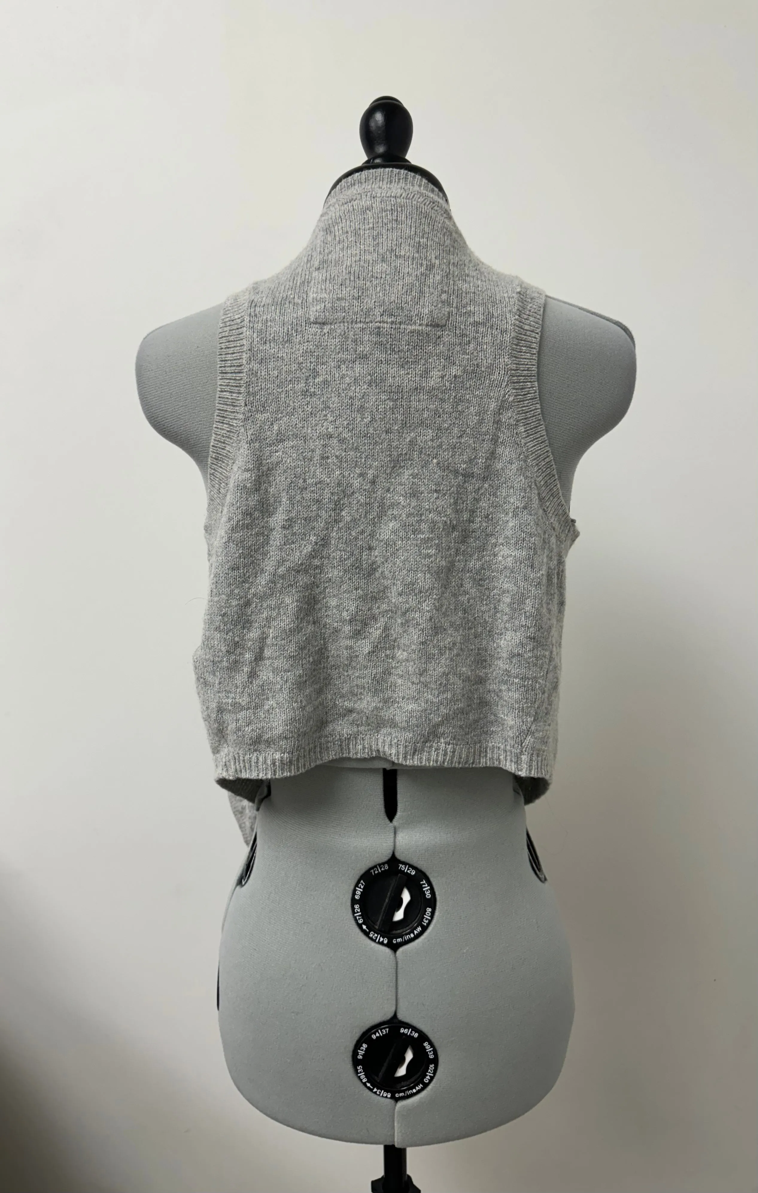 Women’s  Abercrombie & Fitch Sleeveless Sweater Vest, Medium